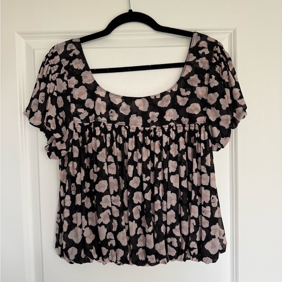 Free People Meg's Leopard Print Mesh Cropped Bubble Hem Blouse size Medium - Picture 8 of 8